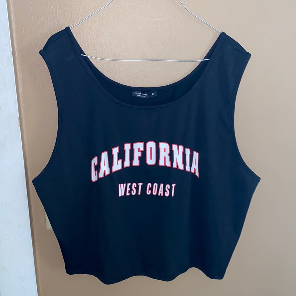 SHEIN black ‘California West Coast’ Plus Size Crop Top